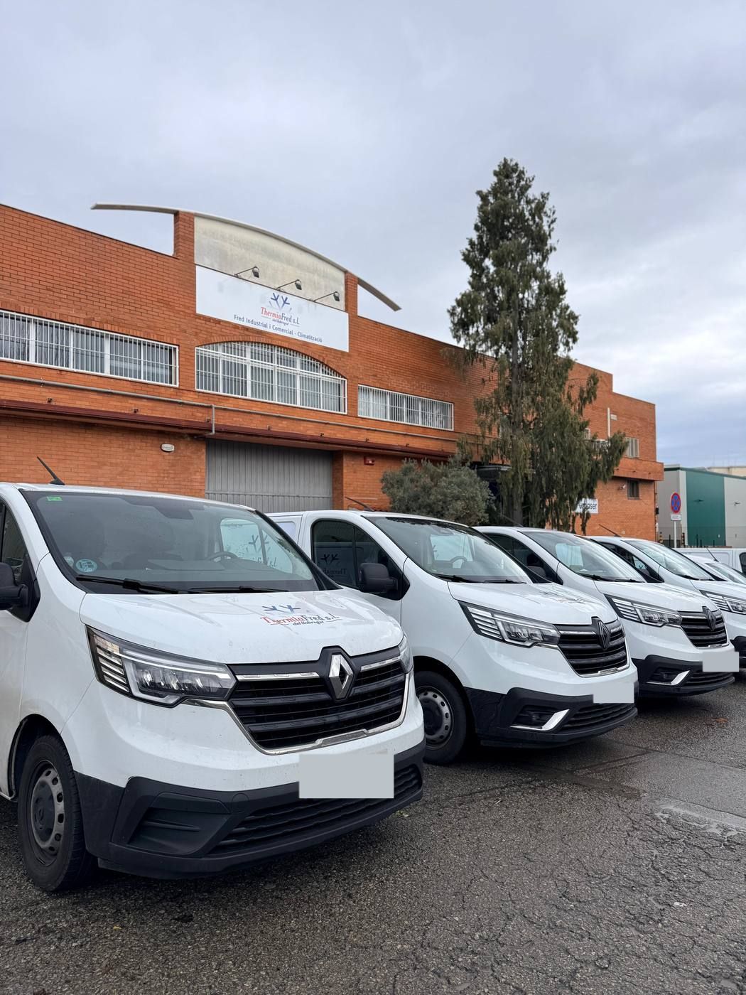 Flota de vehicles taller a la seu de Sant Joan Despí