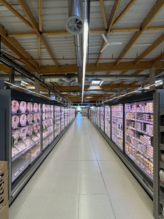 Passadís de refrigerats en un supermercat